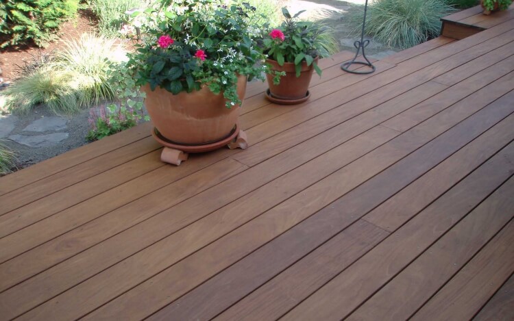 bois pour terrasse extérieure matériaux variés apparence durabilité coût