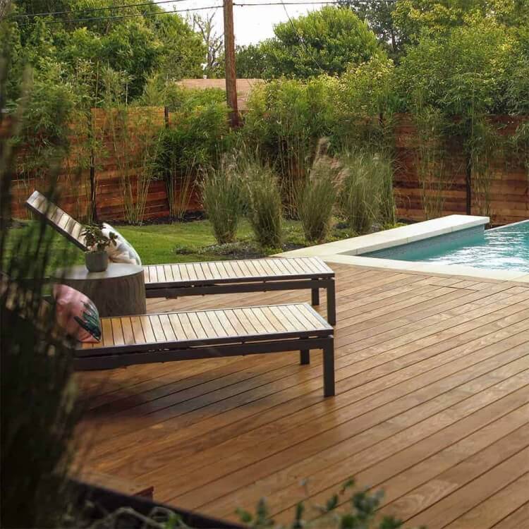 bois terrasse extérieure avantages forte solide planche merbau couleur brune