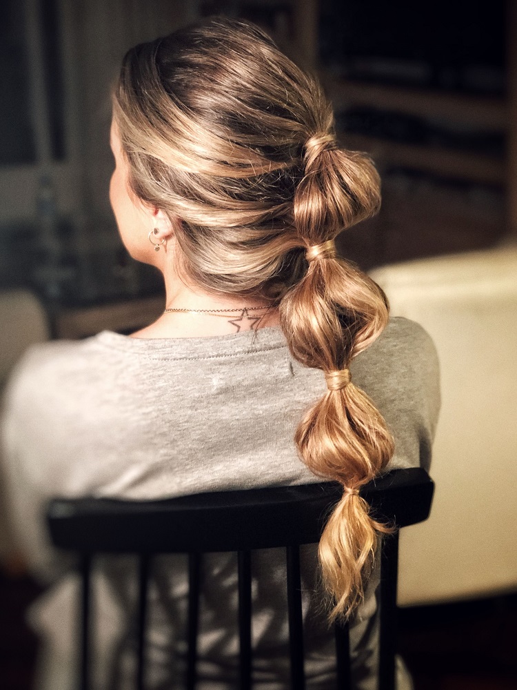 Quick and easy medium length bubble ponytail for college