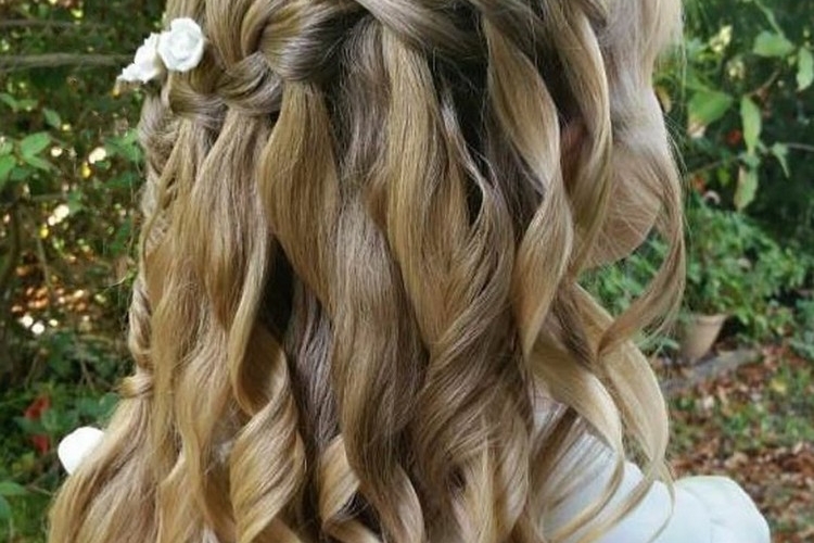 Coiffure mariage petite fille - 30+ idées pour tout type de cheveux
