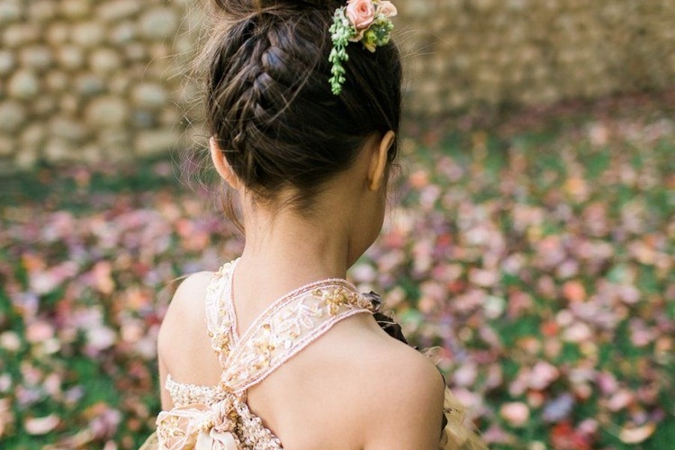 Coiffure mariage petite fille - 30+ idées pour tout type de cheveux