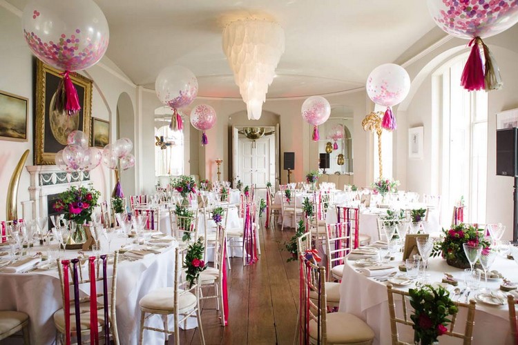 décoration mariage pas cher ballons transparents confettis