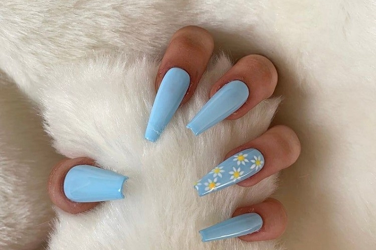 Manucure bleu pastel : 20+ idées de Nail Art à chiper