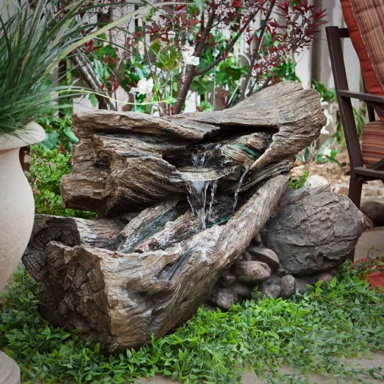 fontaine de jardin en bois flotté idée de déco terrasse originale