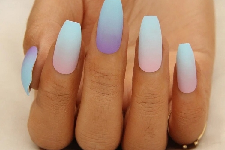 Manucure bleu pastel : 20+ idées de Nail Art à chiper