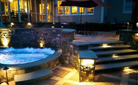 luminaire extérieur terrasse piscine bain remous marches jardin