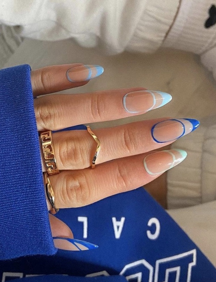 manucure ongle bleu pastel nail art original été 2021