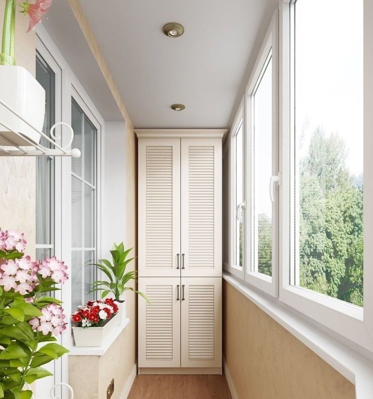 meuble de rangement pour balcon fermé armoire haute avec portes