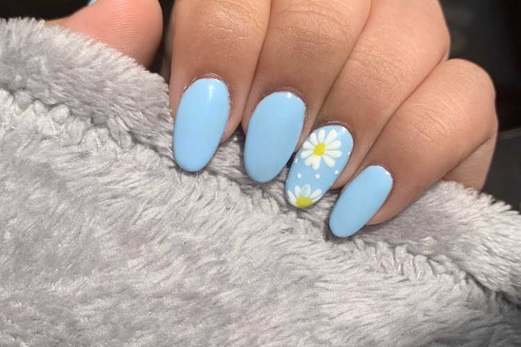 Manucure bleu pastel : 20+ idées de Nail Art à chiper