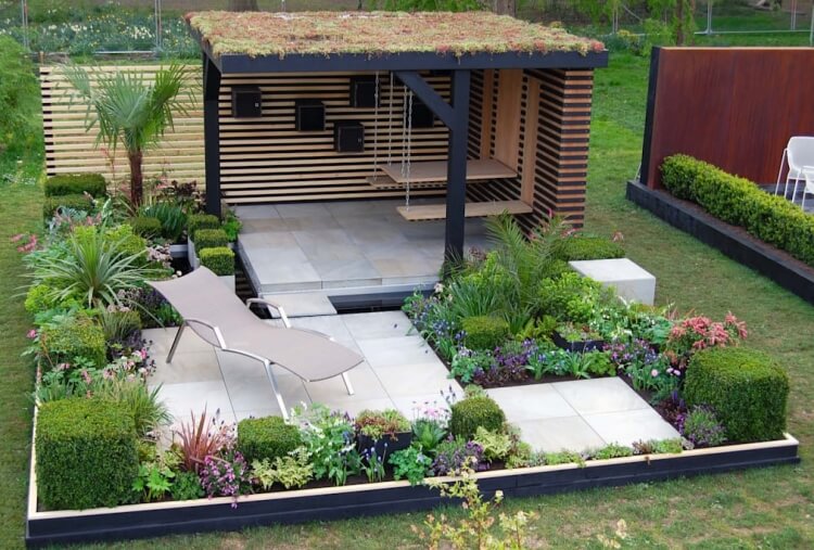 petite terrasse de jardin avec pergola toit engazonné