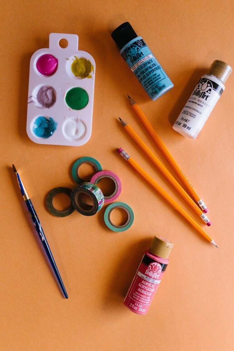 DIY pour la rentrée scolaire crayons déco washi tape et peinture