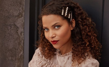 Devrions-nous tous commencer à porter des barrettes cheveux