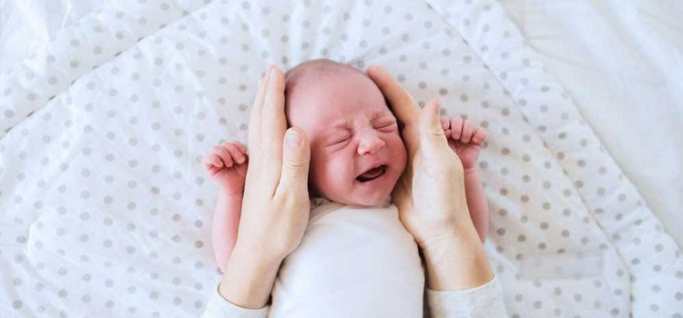 RGO reflux gastro oesophagien bébé causes symptômes solutions