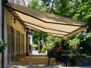 auvent terrasse aluminium option sans poteaux toit plat escamotable