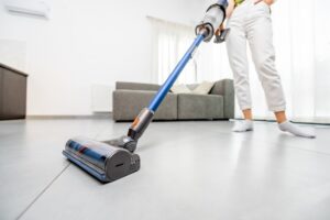 balai aspirateur laveur sans fil de sol avis comparatif