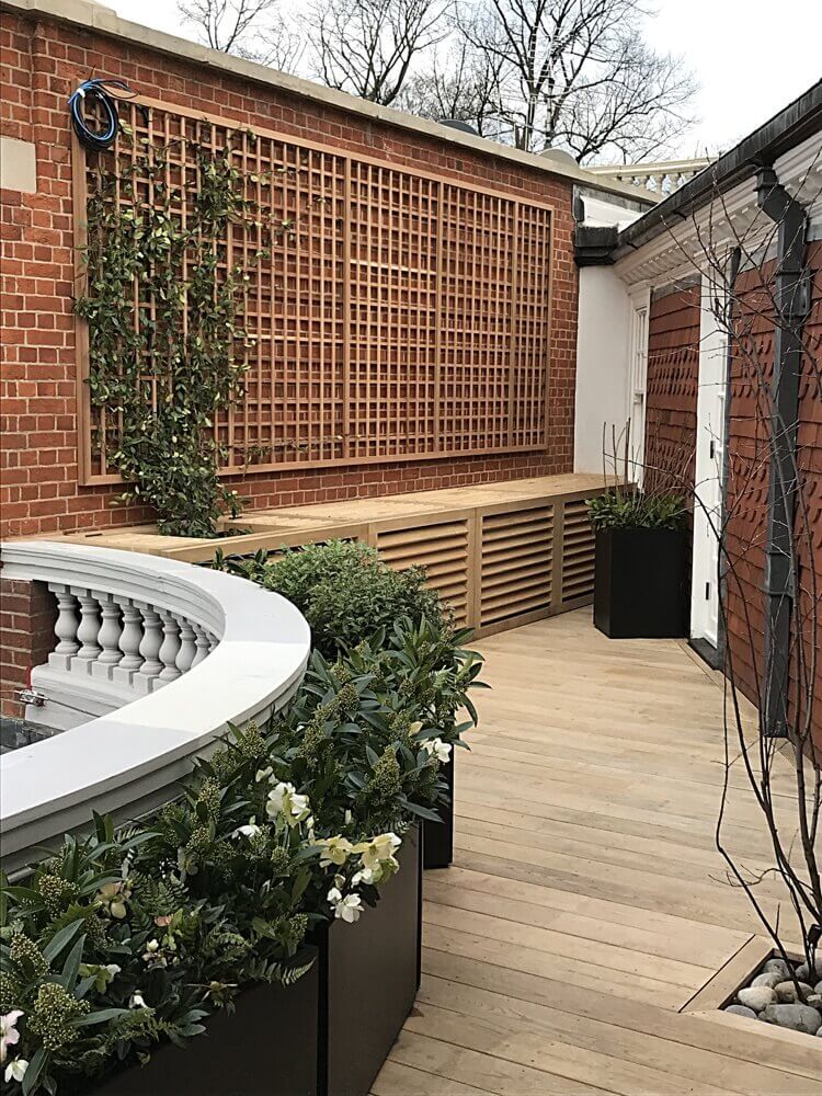 banquette de jardin en bois et cache climatiseur extérieur 2 en 1 design pratique pour la terrasse en bois moderne