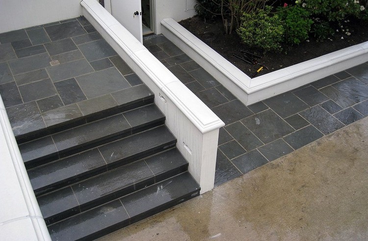 carrelage escalier extérieur antidérapant grés cérame finition granite