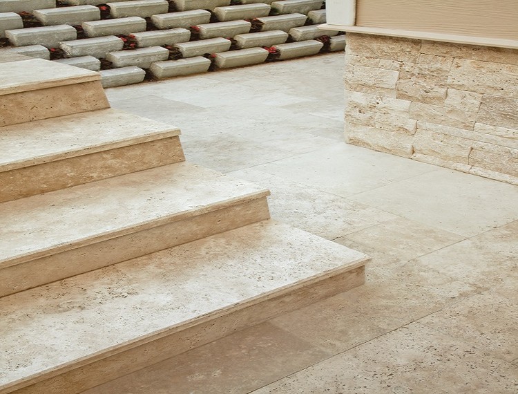 carrelage pour escalier extérieur travertin pierre naturelle beige