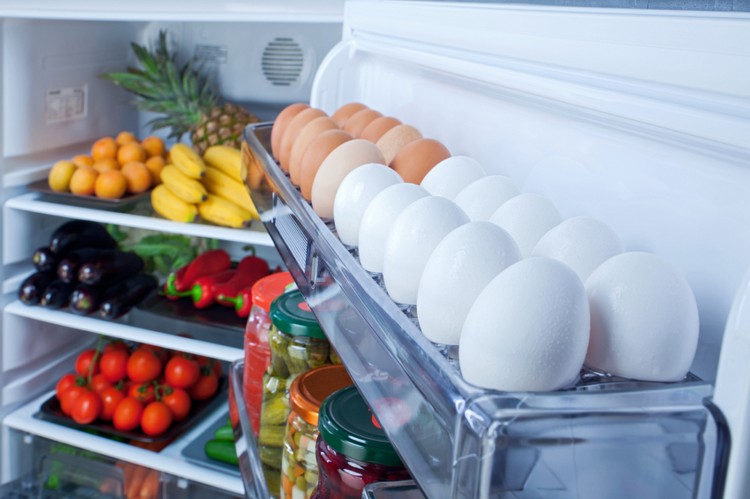 How long can eggs be kept in the fridge at home?