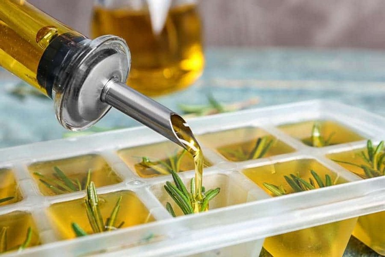 conserver herbes aromatiques dans huile olive bac glacons