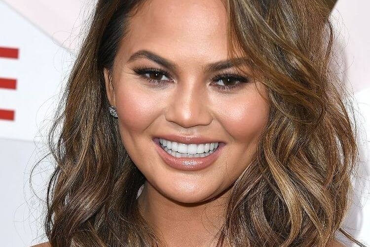 Coupe courte femme 2021 visage rond pour un look iconique et flatteur
