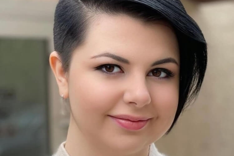Coupe courte femme 2021 visage rond pour un look iconique et flatteur