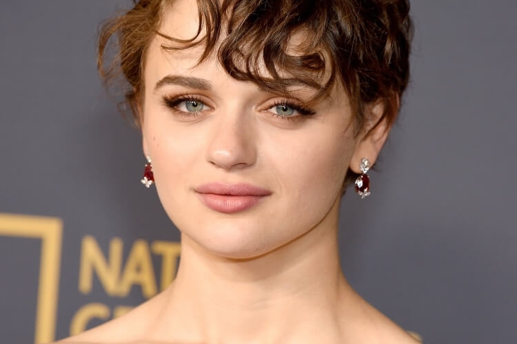 Coupe courte femme 2021 visage rond pour un look iconique et flatteur
