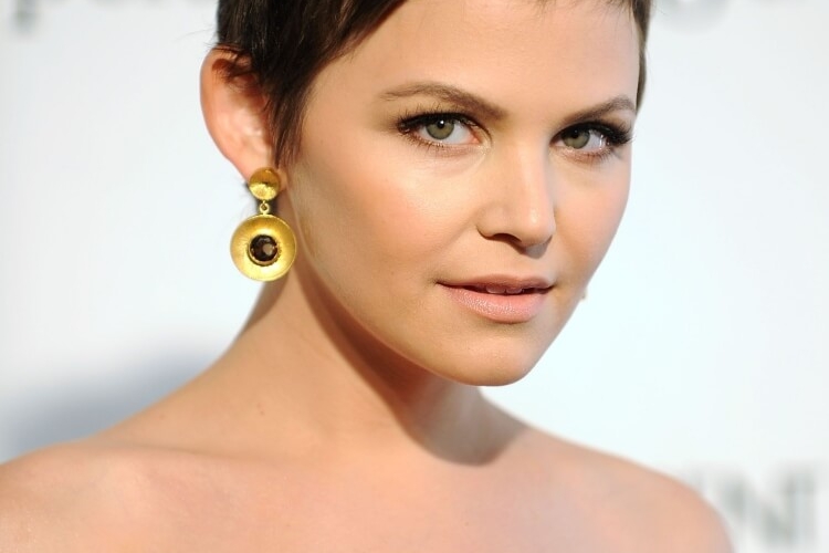 Coupe courte femme 2021 visage rond pour un look iconique et flatteur