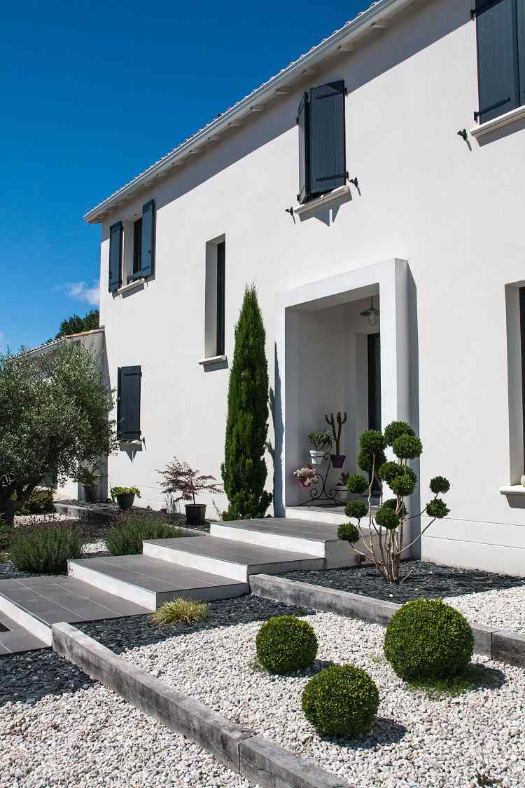 déco entrée maison avec escalier