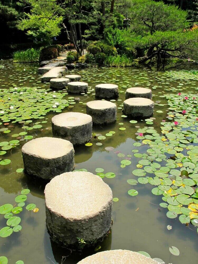 décoration jardin extérieur zen pas japonais bassin jardin aquatique