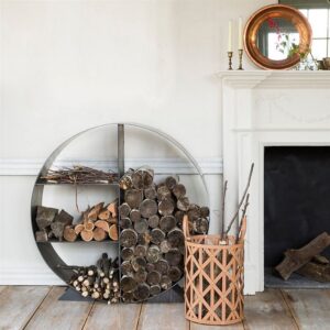idée range-bois intérieur en acier cylindre divisé sections