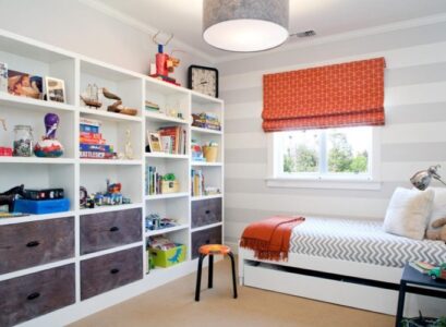 meuble de rangement et bibliothèque enfant 2 en 1 déco de chambre neutre store bateau orange