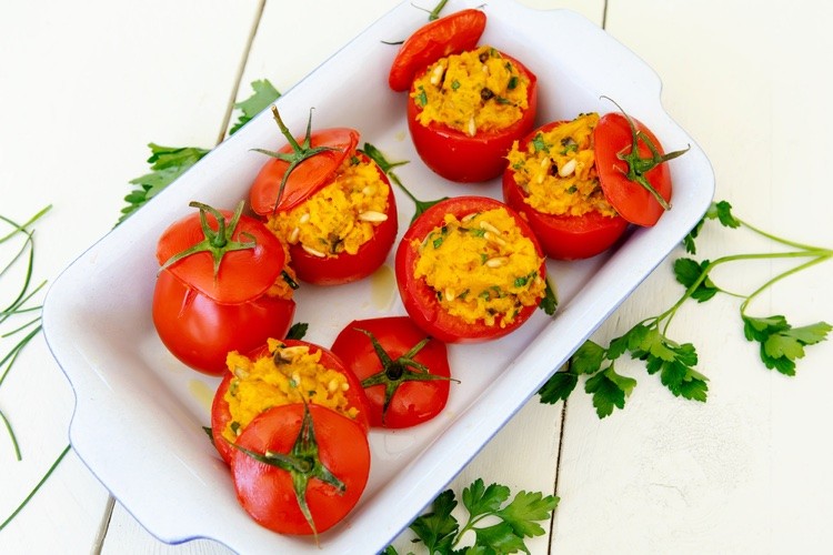 recette de tomates farcies au four avec des pommes de terre en purée