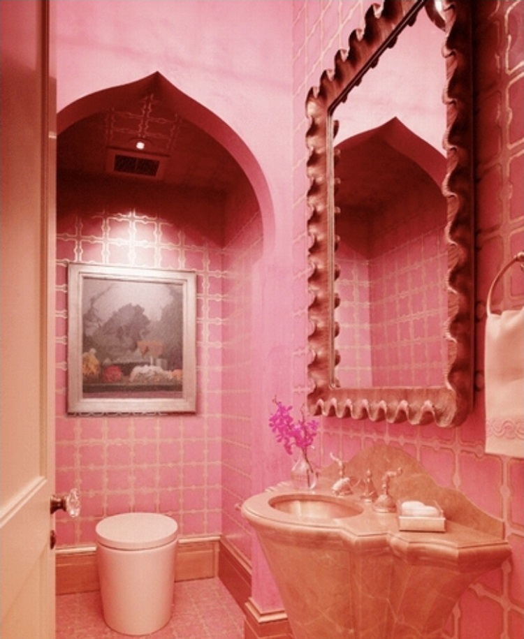 toilette rose de style marocain