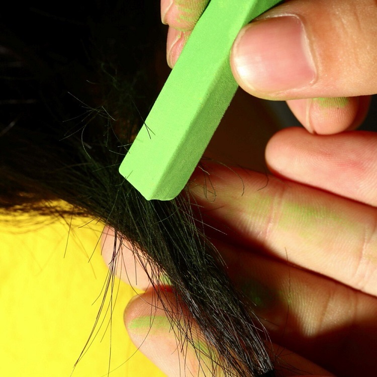 Comment appliquer la craie pour cheveux