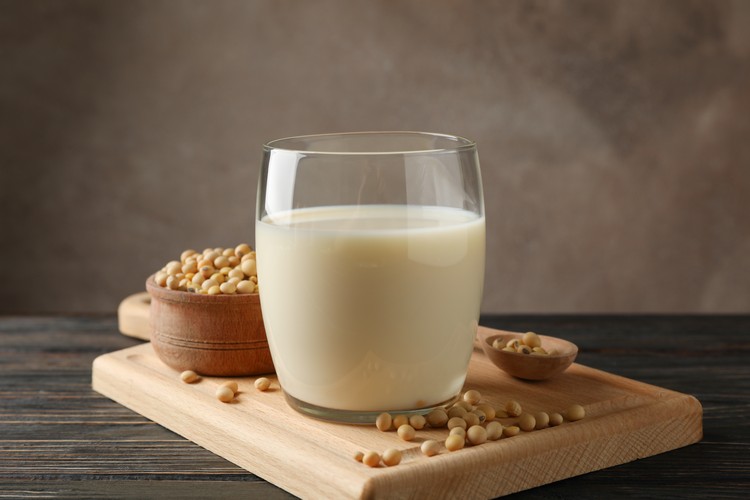 alimentation 50 ans pour une bonne santé osseuse quels aliments privilégier top 4 des produits lait de soja calcium