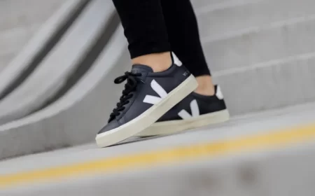 baskets noires femme tendance VEJA Campo Chromefree Leather Black White