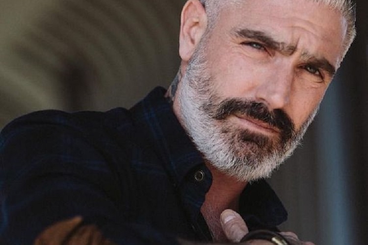 Coupe courte homme poivre et sel : la nouvelle tendance masculine