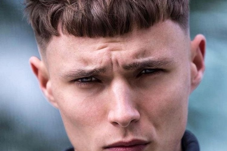 Quelle coupe de cheveux ado garçon sera tendance à la rentrée