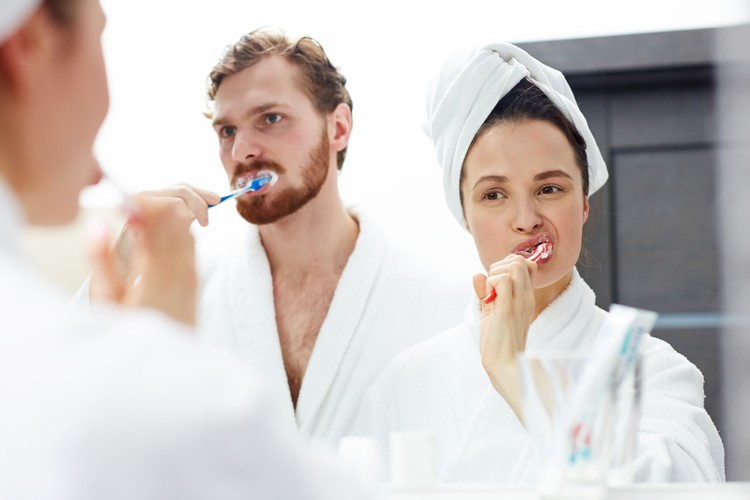 comment se brosser les dents correctement dans quel ordre étapes à suivre conseils des dentistes