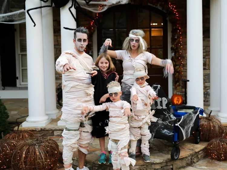 idée déguisement momie Halloween a faire soi meme idée costume famille