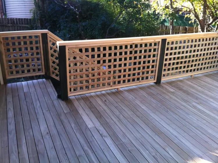 idée rambarde terrasse bois trellis design simple effectif