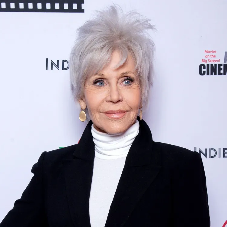 James Fonda Short Haircut 2021 Woman 70 Years Fine White Hair