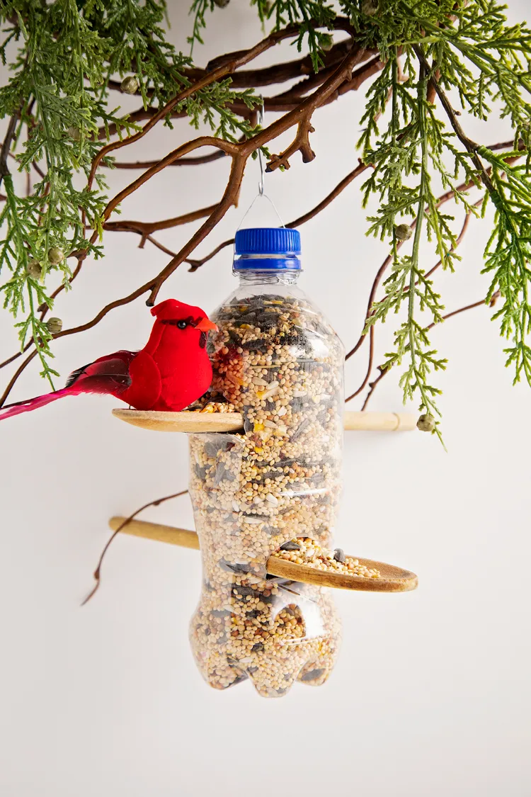 mangeoire oiseaux decoration automne récup bouteille plastique