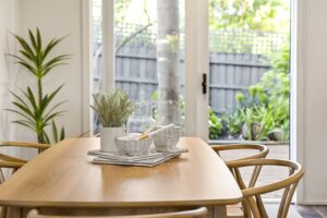 nettoyer une table en bois au karcher