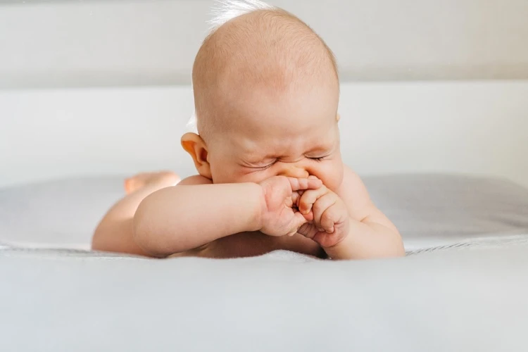 Nez bouché bébé: les remèdes nature