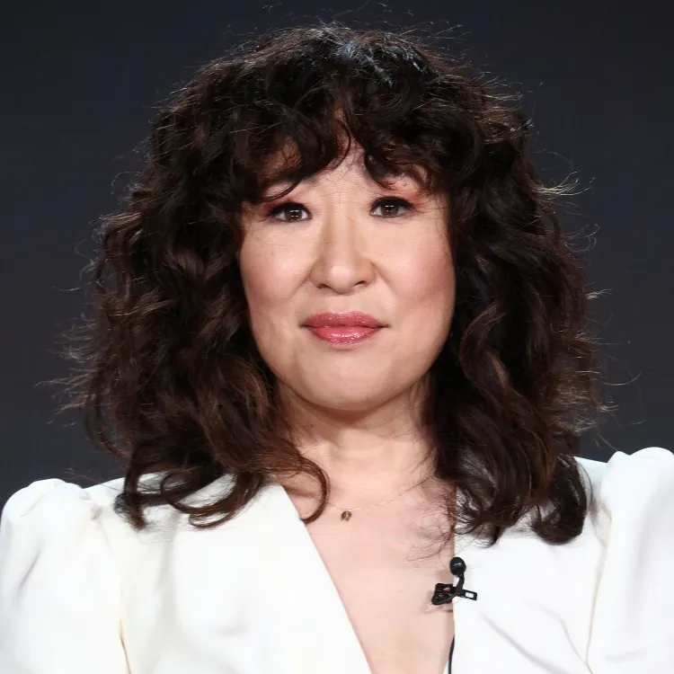 Sandra oh 50 year old curly haircut woman