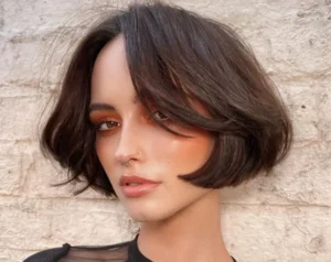 tucked bob coupe carrée courte romantique charmante
