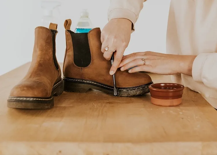 Comment nettoyer des chaussures en cuir sans cirage