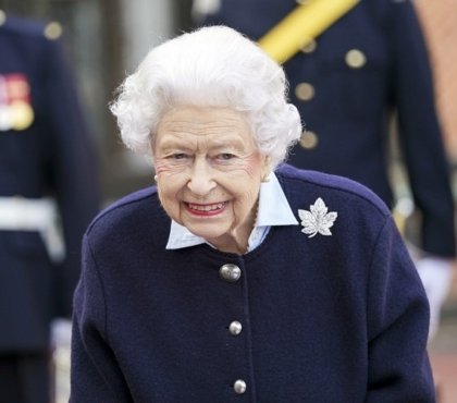 Elizabeth II admise à l'hôpital pour examens préliminaires mois d'octobre